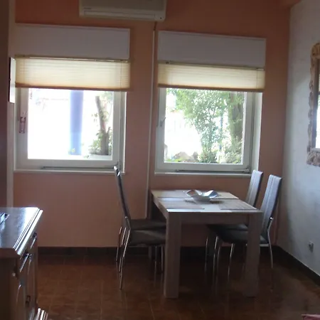 Elit Апартаменти Дугі-Рат